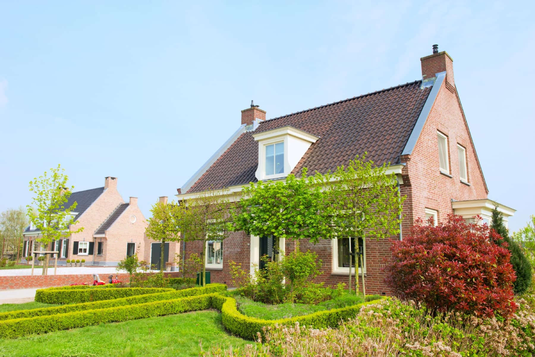 Door Van Broekhoven opgeleverde woning met gemetselde gevel en pannendak